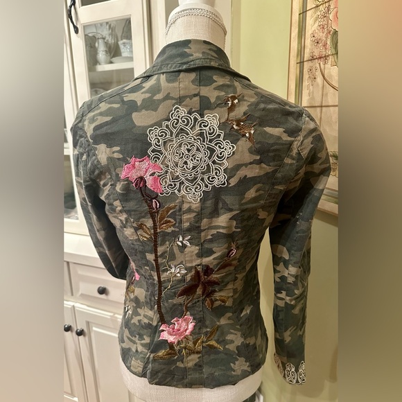 EUC Love Stitch Lined Camouflage Jacket/Blazer with embroidered design. Sz Small - Picture 5 of 16